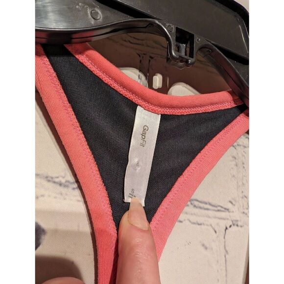The Gap bra supported athletic tank top small - Picture 3 of 3